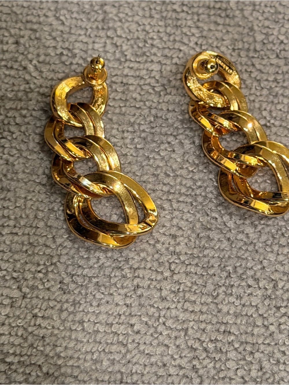 Vintage Monet Gold Chain-Link Drop Earrings - Women Jewelry - Picture 2 of 4